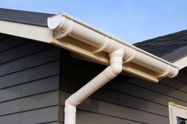Cost of Roof Gutter Replacement in Willoughby