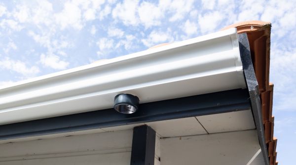 Cost of Seamless Gutters Installation in Willoughby