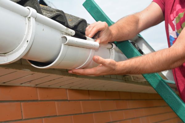 Cost of Large Gutter Repair in Willoughby