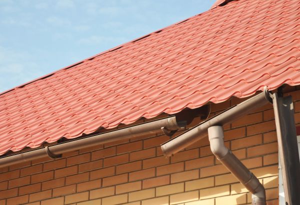 Cost of Loose Gutter Repair in Willoughby