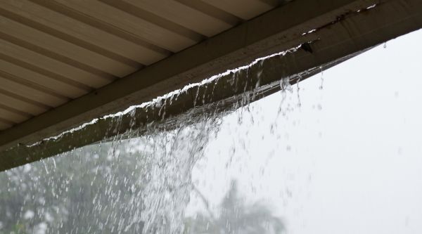 Cost of Leaking Gutter Repair in Willoughby