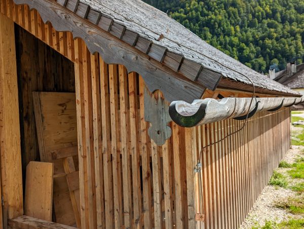 Cost of Wood Gutter Repair in Willoughby
